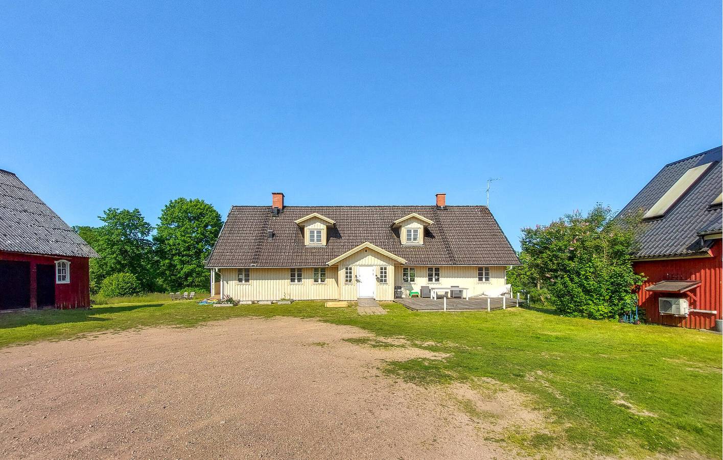 Hus för 8 Personer, med trädgård