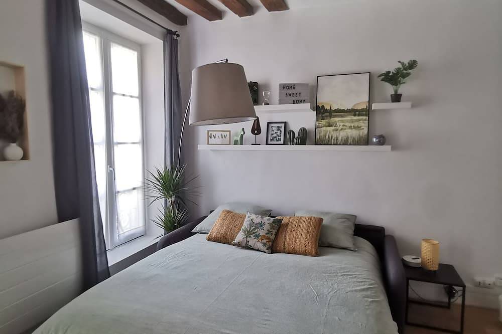 Apartamento entero, Spacious studio in the historic center of Saint-Germain-en-Laye in Saint-Germain-en-Laye, Yvelines
