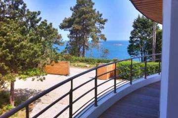 Location de vacances pour 18 personnes, avec jardin à Carantec