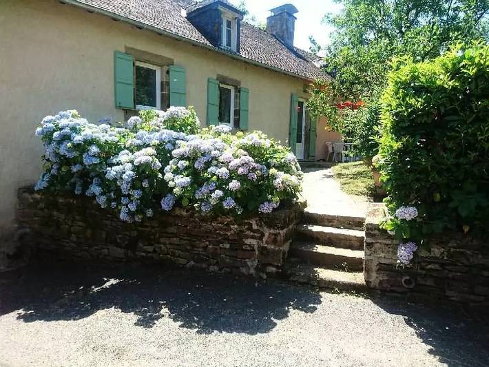 Gîte pour 6 personnes, avec terrasse en Corrèze