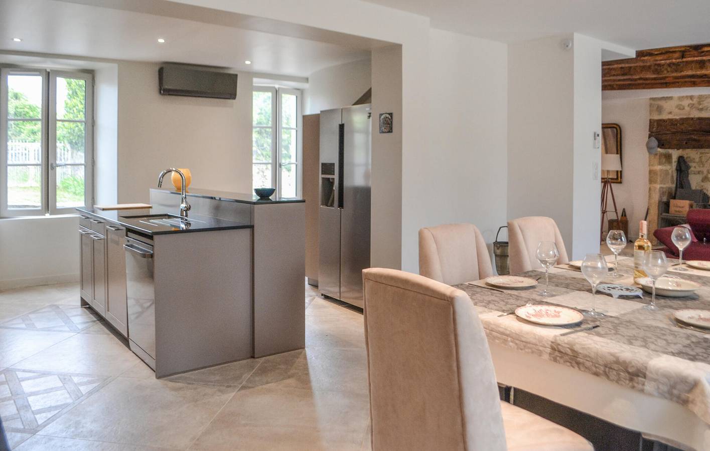 Appartement confortable avec TV et parking in Saint-Robert, Région de Brive-la-Gaillarde