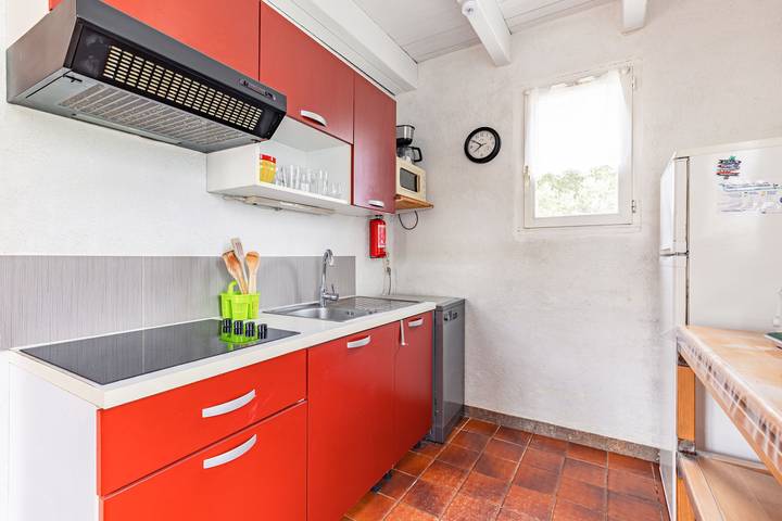 Holiday Home “Charmante Maison De La Lizarde” with Private Terrace in Le Grand-Village-Plage, Côte de Beauté