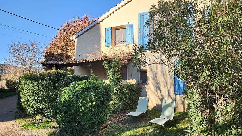 Gîte pour 4 personnes, avec Terrasse ainsi que Jardin et Vue