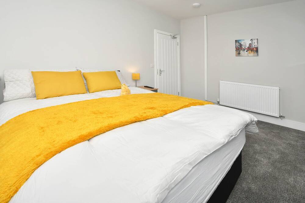 Superior-Doppelzimmer-Gemeinsames Badezimmer-With Tv in Crewe, Cheshire East