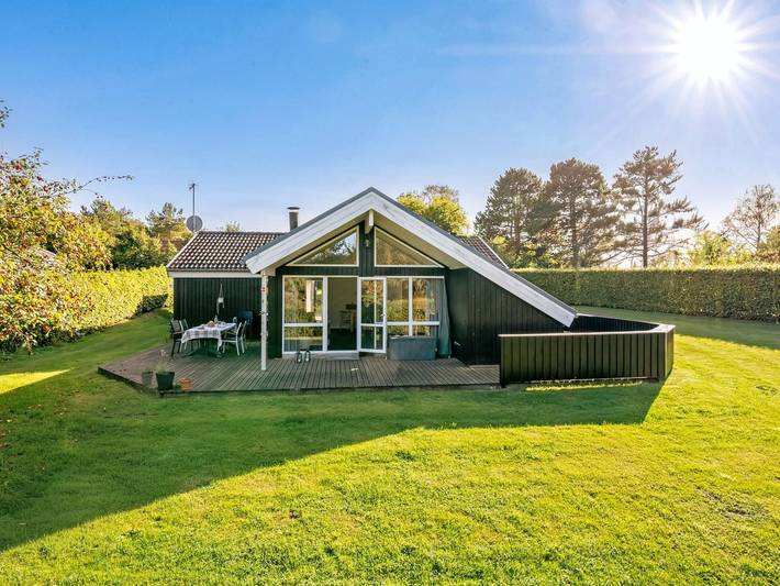 Ferienhaus für 6 Personen, mit Terrasse und Pool sowie Sauna in Lyngsbæk Strand