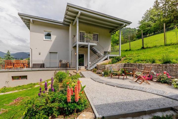 Ferienhaus für 8 Personen, mit Balkon und Terrasse sowie Garten und Ausblick in Puchberg am Schneeberg
