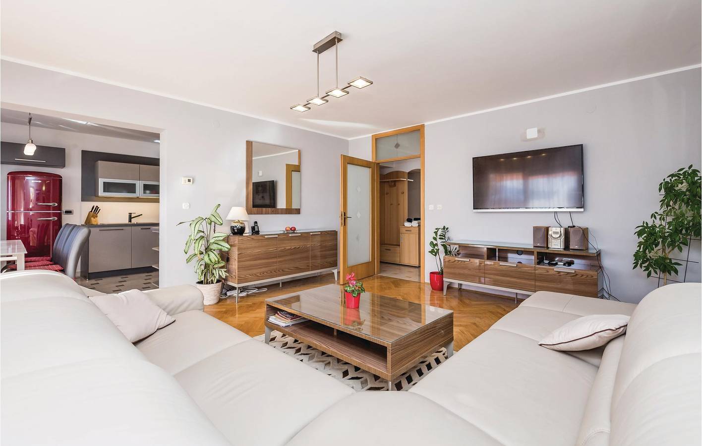 Ganze Ferienwohnung, Urlaub am Meer: 2-Zimmer-Wohnung mit Terrasse und Parkplatz in Rijeka, Primorje-Gorski Kotar