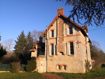 Gîte pour 6 personnes, avec jardin et jacuzzi à Boulleret