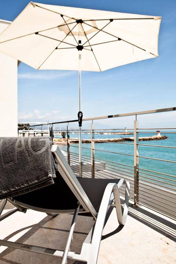 Hôtel pour 2 personnes, avec terrasse et vue dans Plage de la Pierre au Tambour - 4