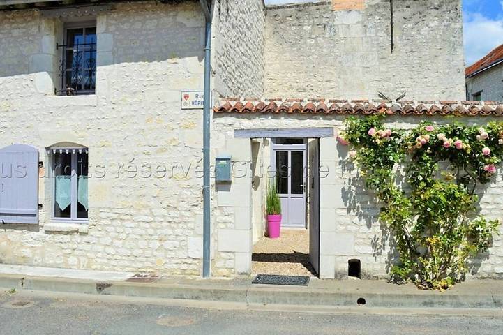 Gîte pour 3 personnes, avec jardin à Champigny-sur-Veude