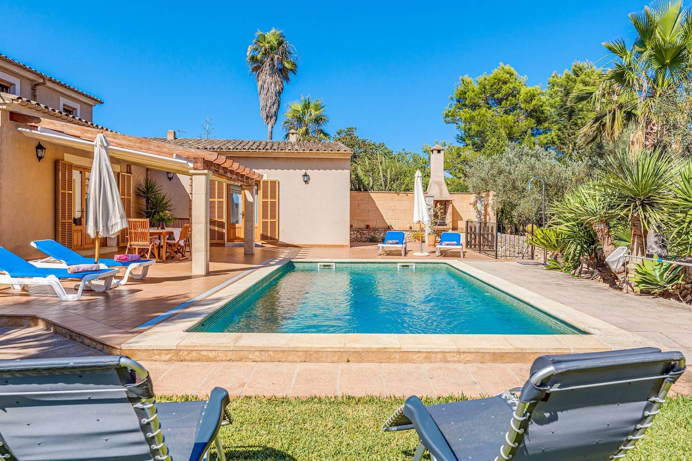 Casa de vacaciones "Cas Padrins de Campos" con vistas a la montaña, piscina y terraza in Campos, Mallorca Sur