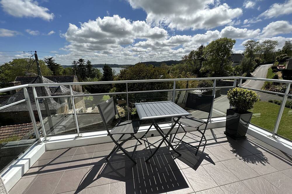 Ganze Wohnung, Apartment sea view 🌊 south facing ☀️à Carantec in Carantec, Ceinture Dorée