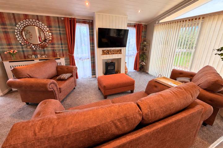 Lodge für 6 Personen, mit Balkon und Terrasse sowie Seeblick in England