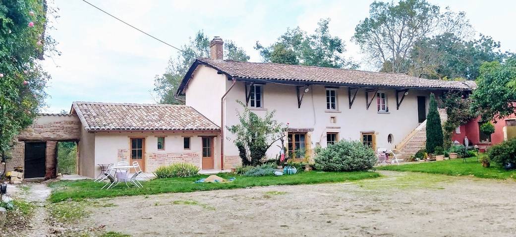 Location de vacances pour 2 personnes, avec Terrasse et Jardin à Sainte-Euphémie