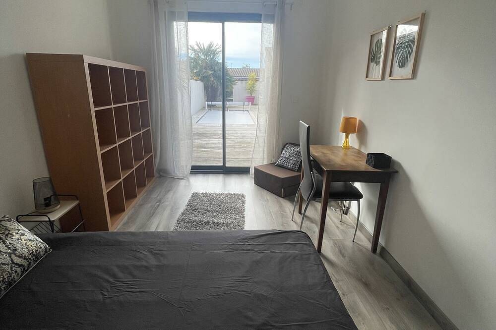 Maison de l'océan heated pool 100m from beaches 2 bedrooms in Angoulins, La Rochelle region
