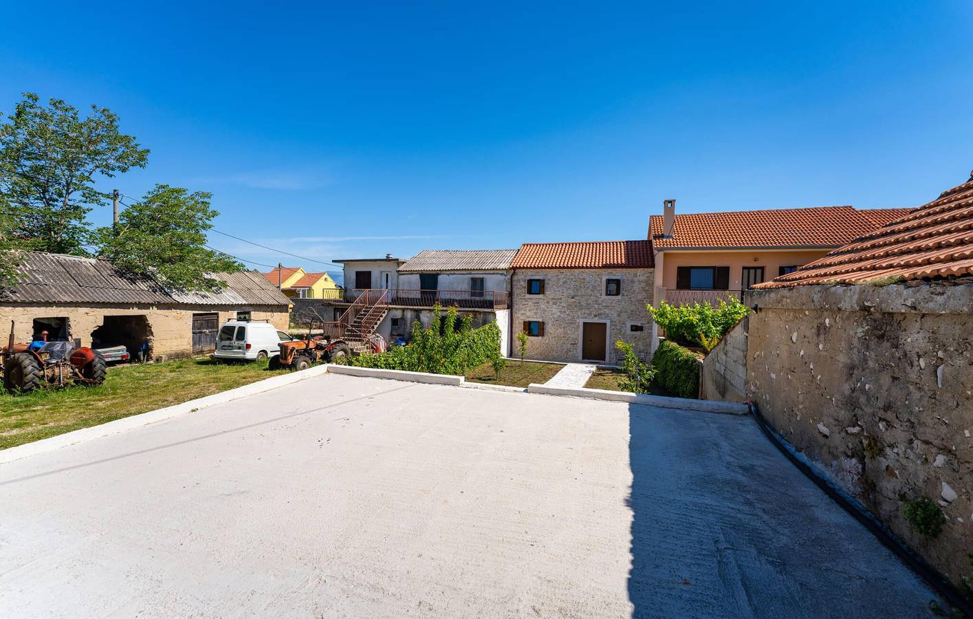 Gemütliche Wohnung mit Pool, WLAN und Parkplatz in Küstennähe in Novigradsko More, Zadar
