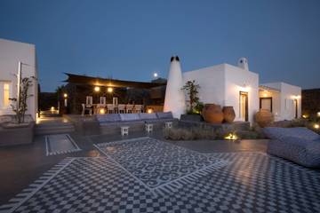 Villa With Pool for 10 People in Santorini, Cyclades, Photo 3