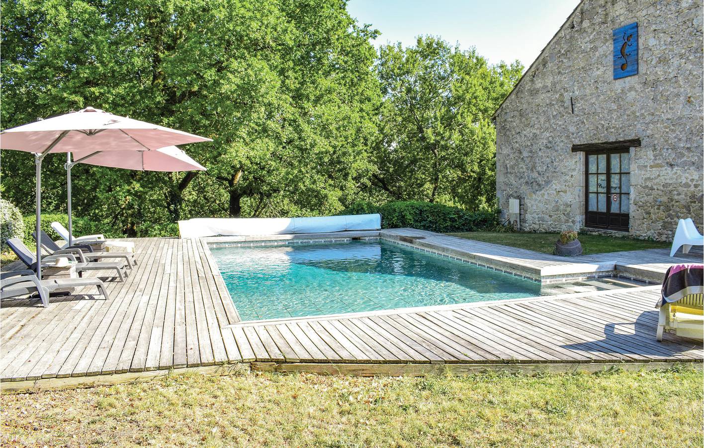 Apartamento junto a la piscina cerca de Sembas in Sembas, Región de Villeneuve-sur-Lot