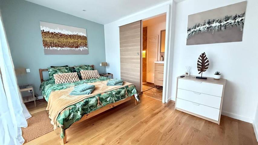 Chambre d’hôte pour 2 personnes, avec Terrasse ainsi que Jardin et Vue à Villeneuve-Saint-Denis