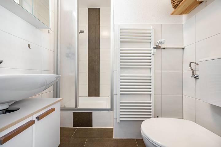 Hel lägenhet, Landhaus Gisela 2.0 – Apartment 2, modern, bright, newly renovated, balcony with castle view, central in Bad Liebenzell, Nordschwarzwald