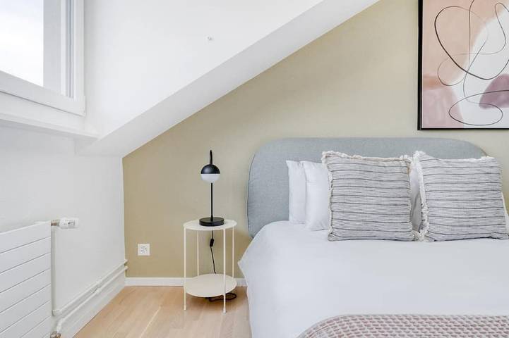Appartement entier, Appartement moderne Weinegg de 2,5 pièces avec espace de rangement, à 10 minutes de Seefeld, proposé par Blueground in Zürich 32 Neumünster, Zurich