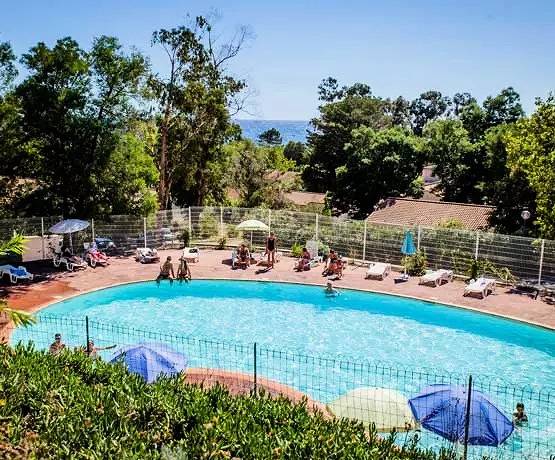 Villa pour 4 personnes, avec terrasse et piscine - 1