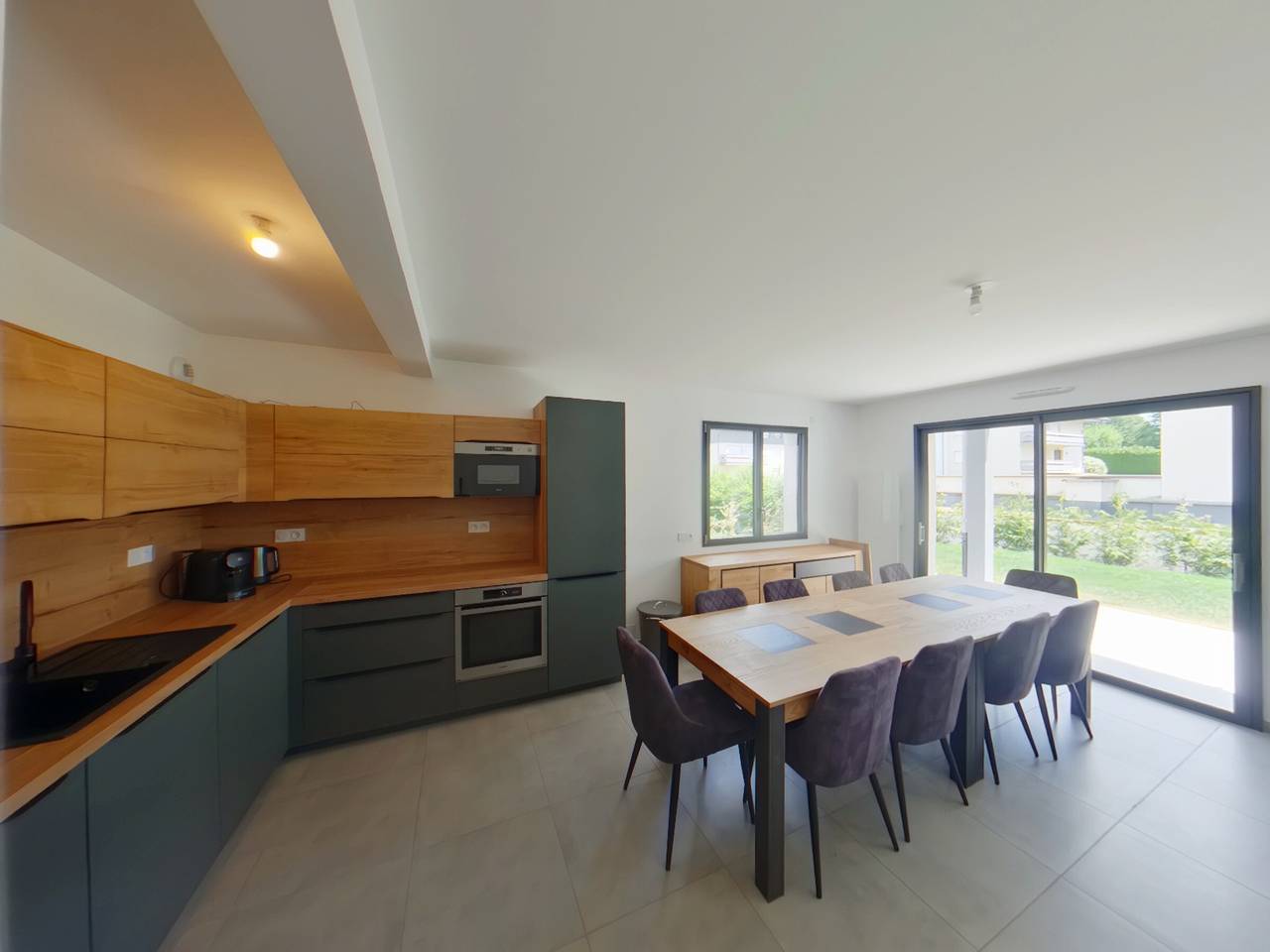 Modern spacious villa in Les Rousses, near skiing, up to 12 guests in Les Rousses, Parc naturel régional du Haut-Jura
