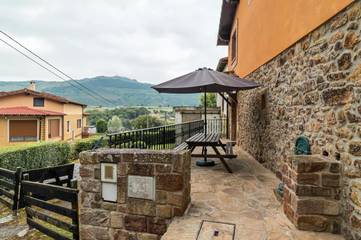 Casa rural para 8 personas, con jardín en Pámanes