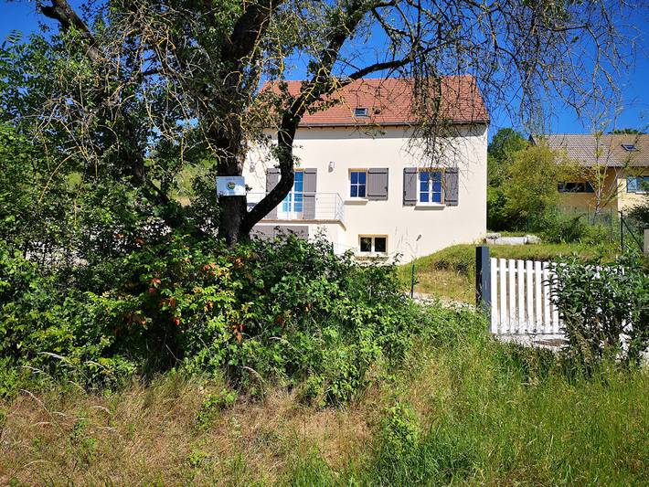 Gîte pour 8 personnes, avec balcon et jardin