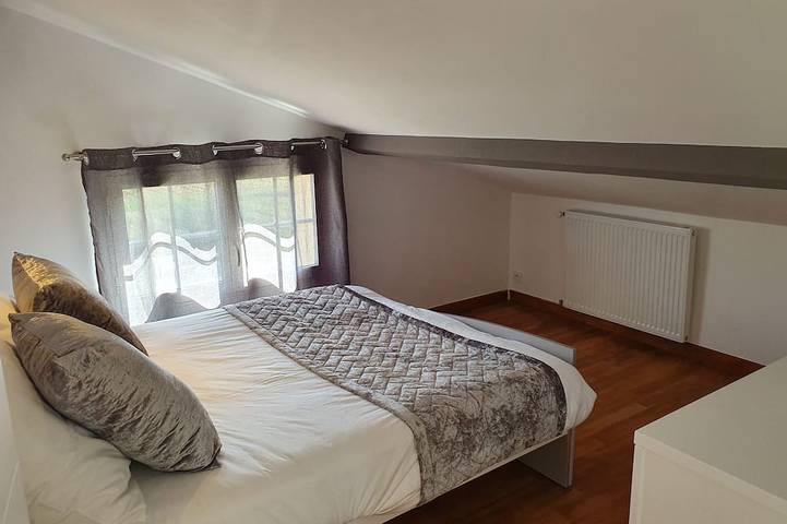 Location de vacances pour 22 personnes, avec jardin ainsi que terrasse et jacuzzi à Lablachère - 4