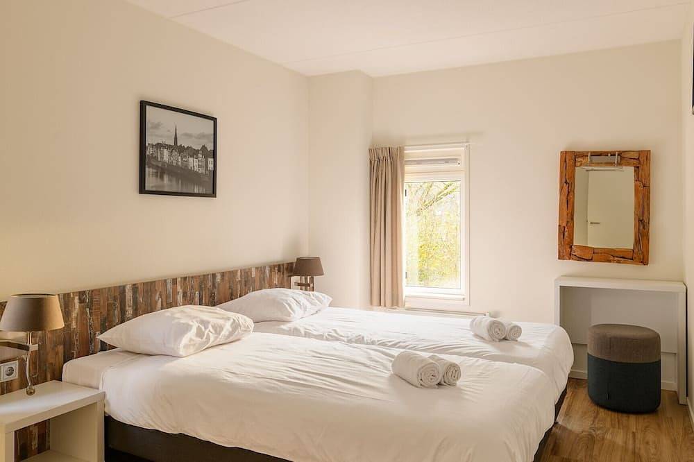 Detached house luxe - 5 bedrooms / 2 bathrooms in Maastricht, Hoge Kempen