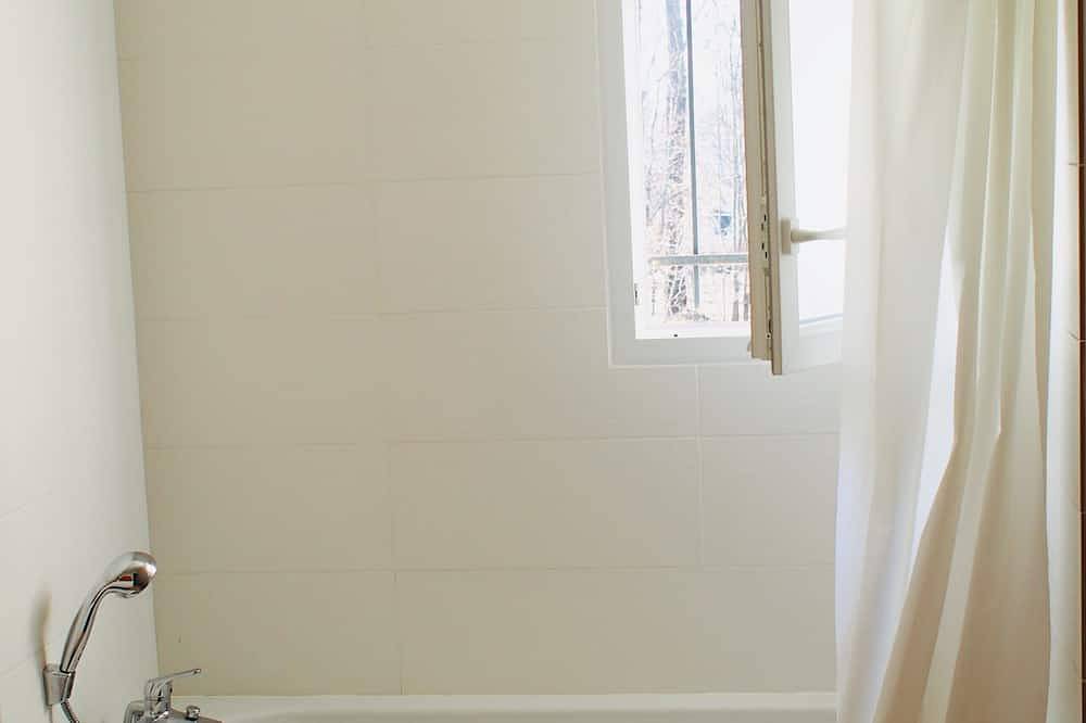 Beautiful traditional house in the heart of the Pessac Leognan in Léognan, Bordeaux region