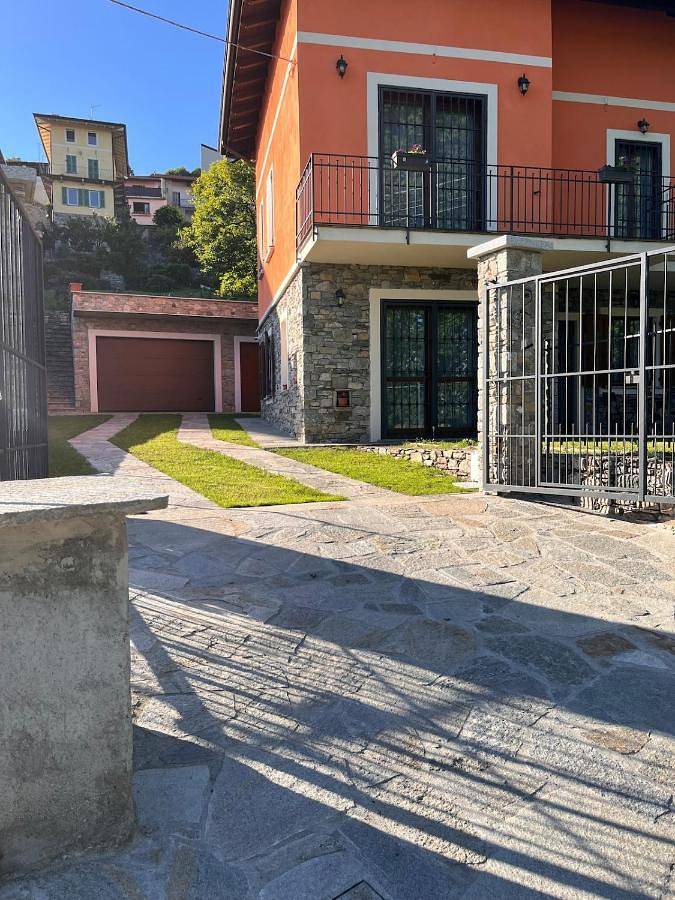 Location de vacances pour 6 personnes, avec Jacuzzi et Terrasse ainsi que Jardin et Bassin pour enfant à Colazza