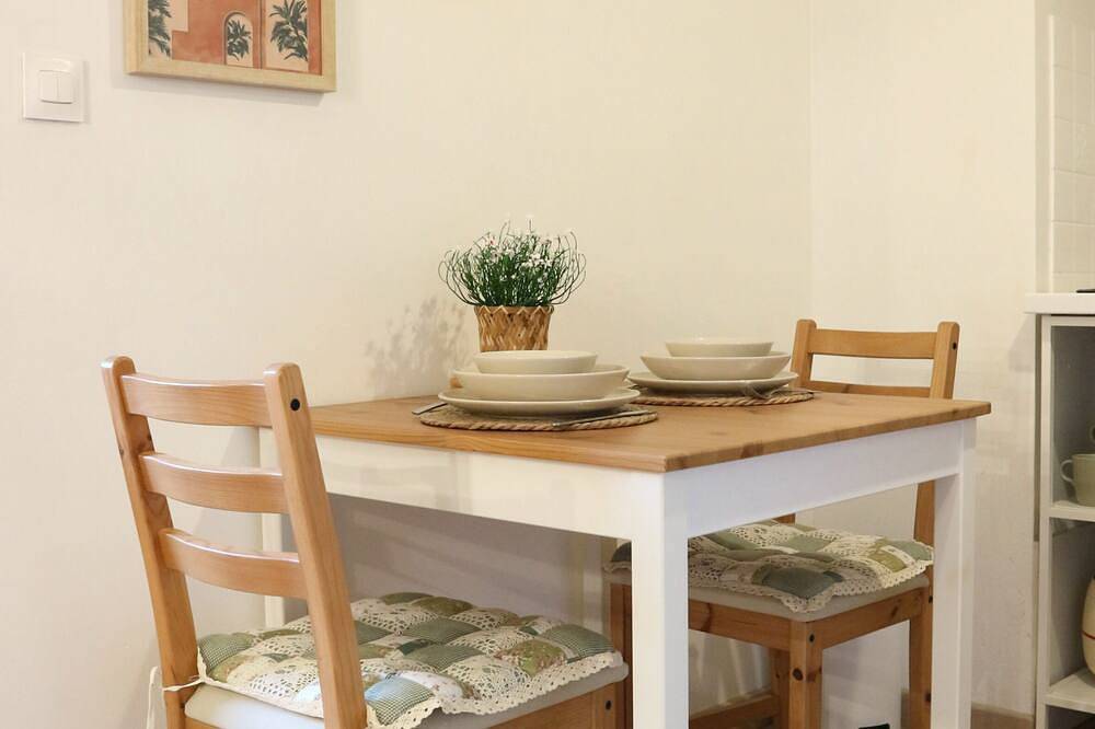 Apartamento entero, Studio with Terrace near Rer An and L to Paris & La Défense in Sartrouville, Yvelines
