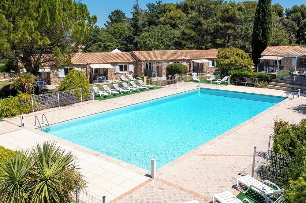Ganze Wohnung, Pretty provençal house in La Roque-sur-Pernes, Vaucluse