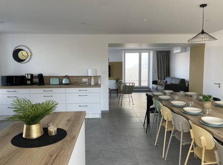 Gîte pour 14 personnes, avec terrasse - 1