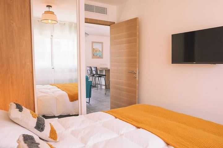 Appartement entier, Appartement de standing, Piscine , vue mer  sur  baie de Calvi,  port citadelle in Calvi, Région de Calvi