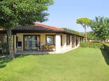 Ferienhaus für 3 Personen, mit Terrasse und Kinderpool sowie Garten am Gardasee