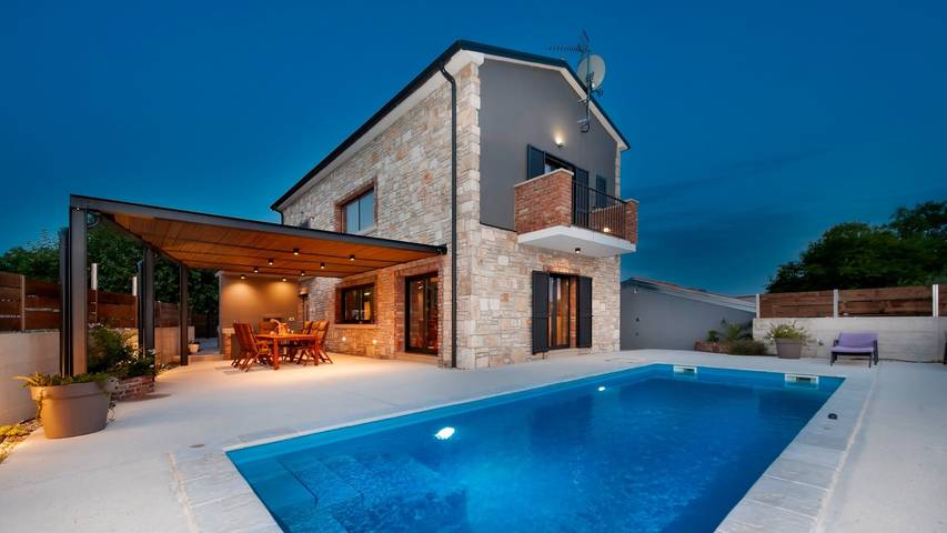 Villa pour 8 personnes, avec Jardin et Piscine à Kanfanar