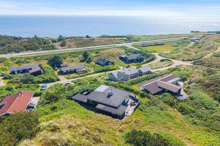 Helles und freundliches Ferienhaus mit Fjordaussicht und toller Terrasse in Hvide Sande, Holmsland Klit