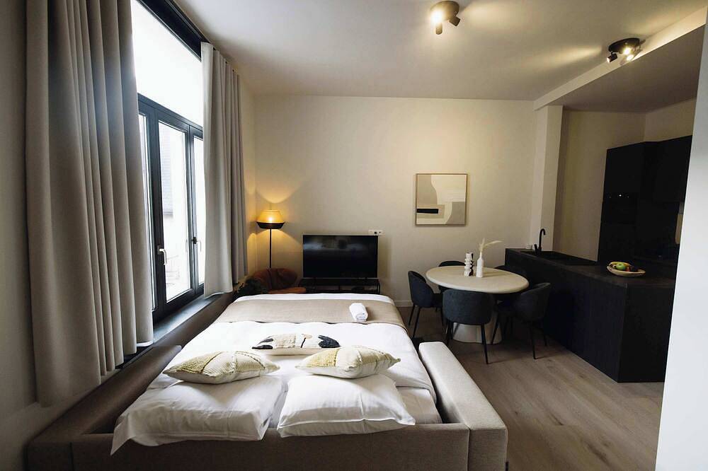 Ganze Wohnung, Bright 2-Bedroom Getaway for up to 6 Guests in Antwerpen, Antwerpen und Umgebung