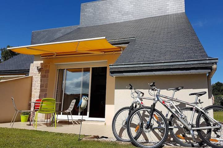 Ferienhaus für 5 Personen, mit Terrasse und Garten sowie Pool