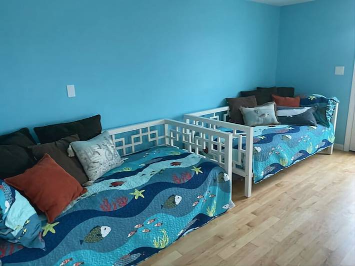 Vacation rental for 10 people, with balcony and yard in Seabrook