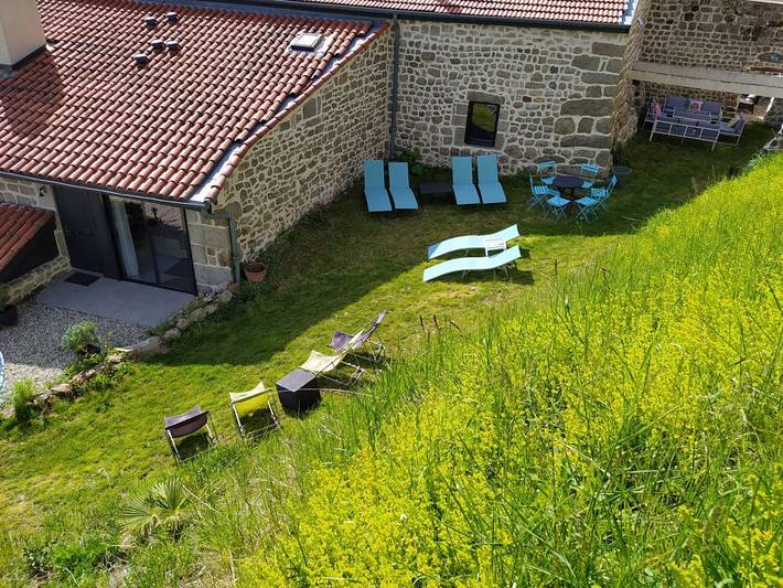 Location de vacances pour 29 personnes, avec jardin et terrasse dans la Loire - 2