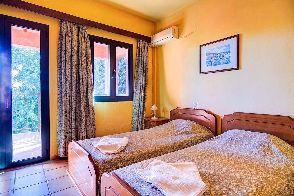 Peaceful two storey villa with traditional aesthetics in Iraklio-Heraklio region
