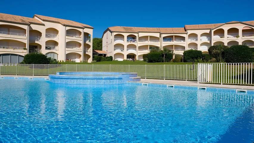 Gîte pour 7 personnes, avec Jardin et Piscine dans Moliets-Plage