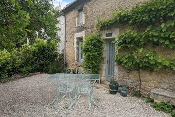 Gîte pour 9 personnes, avec vue et jardin, animaux acceptés à Sérigné