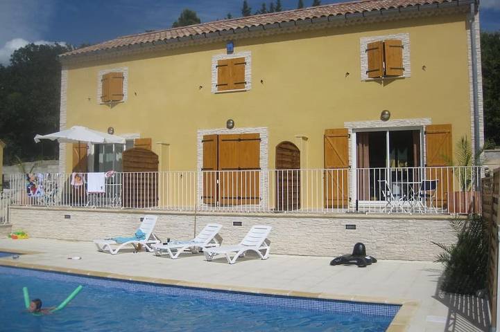 Maison de vacances pour 6 personnes, avec balcon ainsi que piscine et jardin - 1