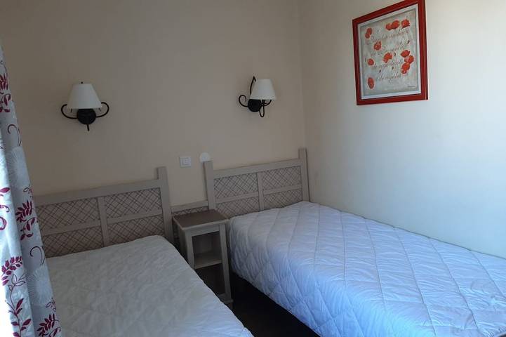 Villa 4/6p Avec 2 Chambres in Mallemort, Arles region
