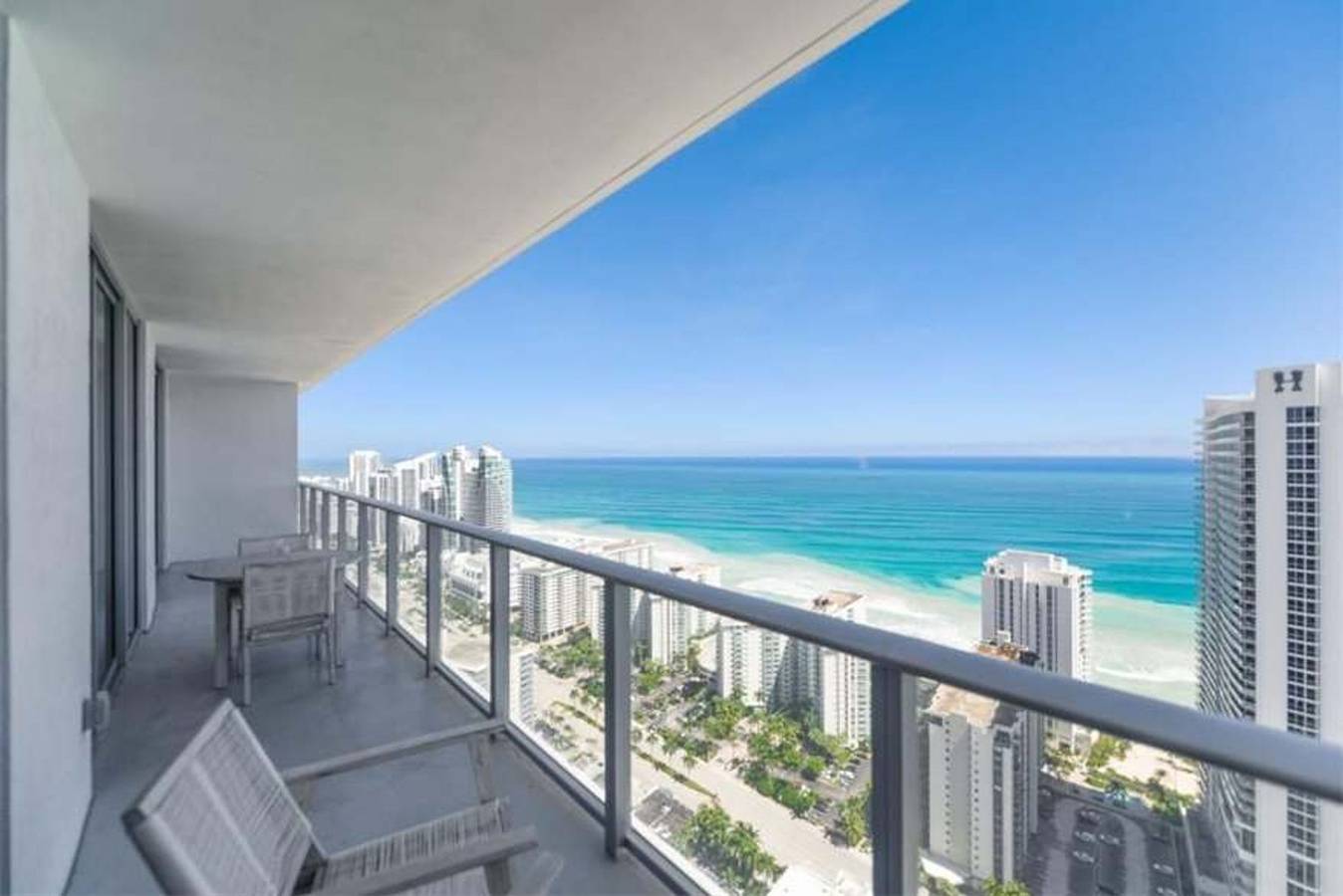 Apartamento entero, Oceanfront Resort Stay  Luxury 2Br with Free Parking in Hollywood Beach (FL), Hollywood (Florida)